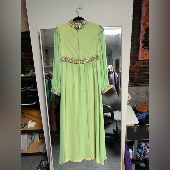 Elegant Green Embellished Handsmade Women's Vintage 70’s Dress - Picture 2 of 11